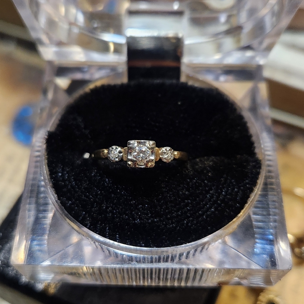 Solid Gold Two-Tone Art Deco Diamond Ring - image 2